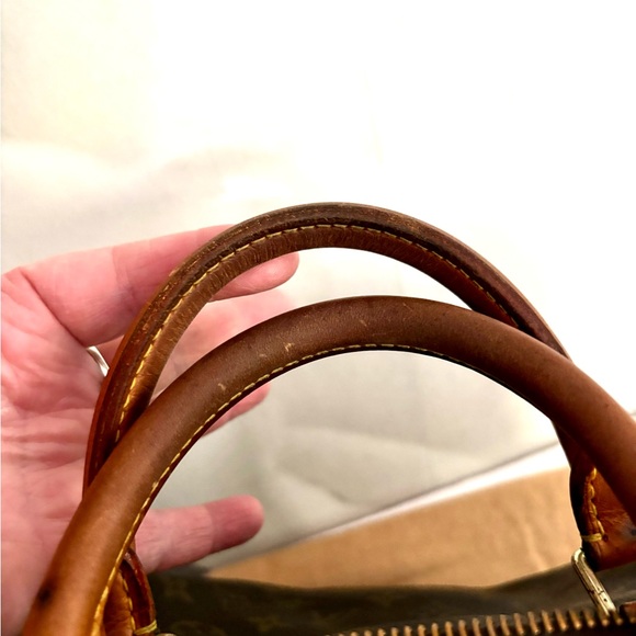 Authentic Louis Vuitton speedy 30 monogram satchel - Picture 11 of 16